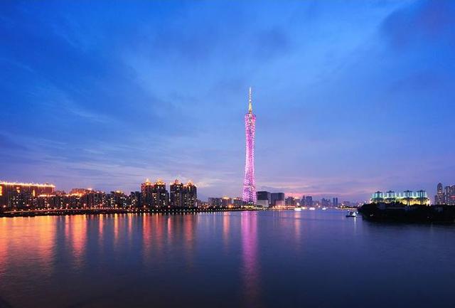 广东之声，播音稿精选集